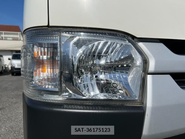 Toyota HIACE VAN 2015-01 7816084-10