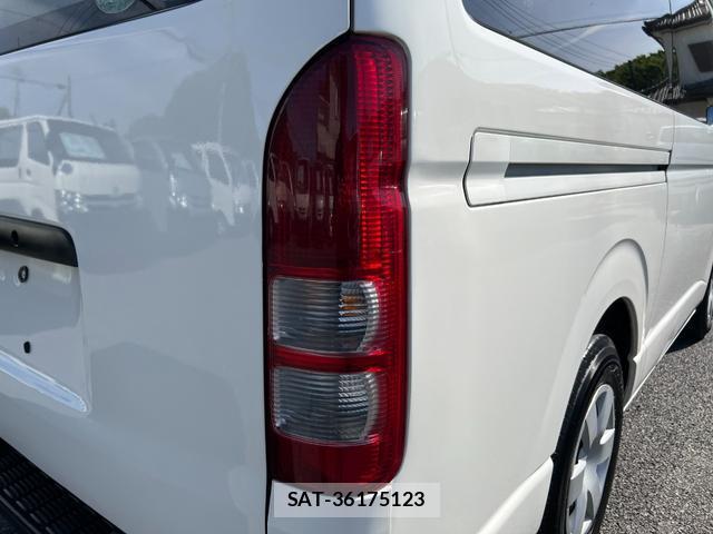 Toyota HIACE VAN 2015-01 7816084-13