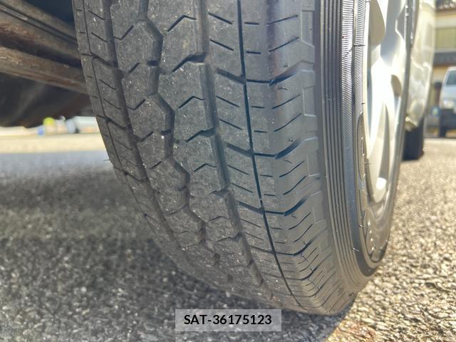 Toyota HIACE VAN 2015-01 7816084-15