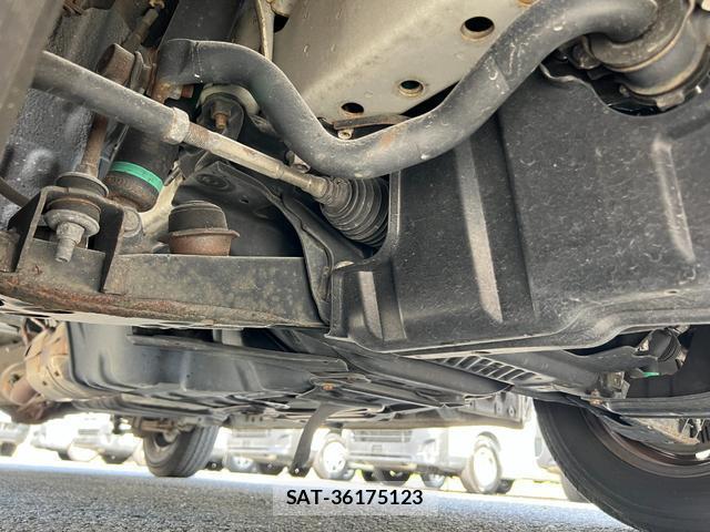 Toyota HIACE VAN 2015-01 7816084-17