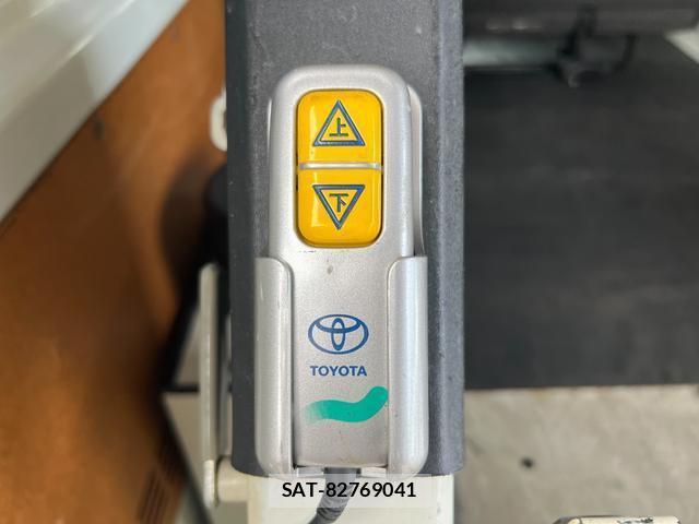 Toyota HIACE VAN 2015-01 7816089-18