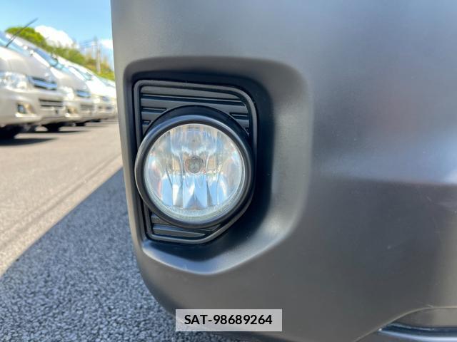 Toyota HIACE VAN 2014-10 7816091-15