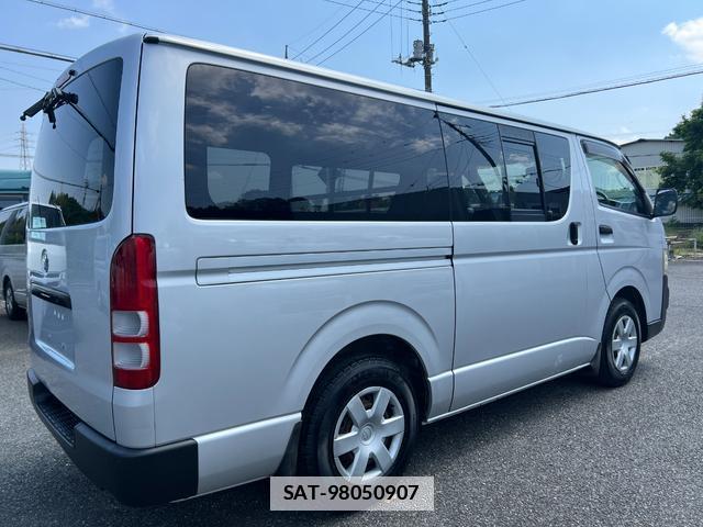 Toyota HIACE VAN 2009-12 7816093-11