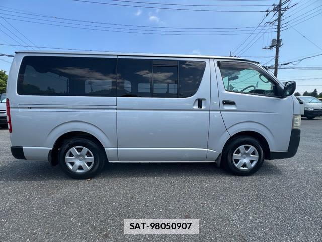 Toyota HIACE VAN 2009-12 7816093-12