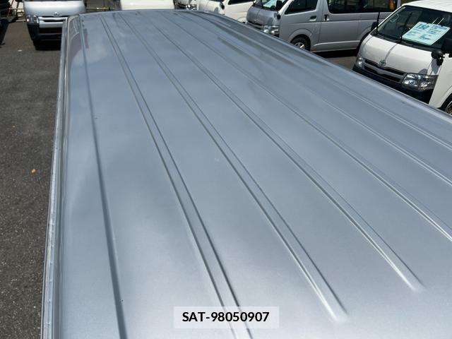 Toyota HIACE VAN 2009-12 7816093-13