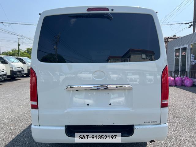 Toyota HIACE VAN 2014-09 7816095-10