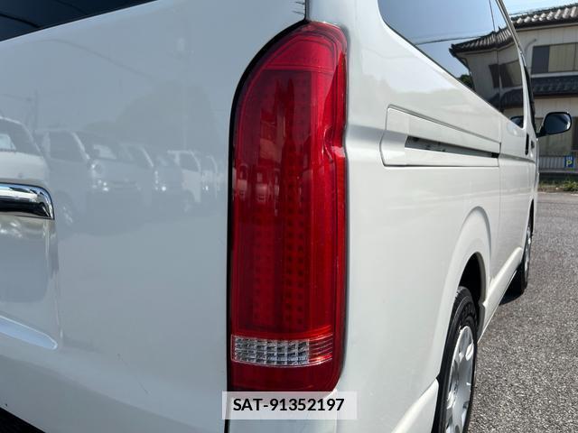 Toyota HIACE VAN 2014-09 7816095-17