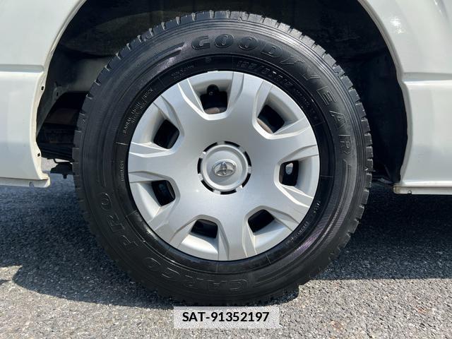Toyota HIACE VAN 2014-09 7816095-18