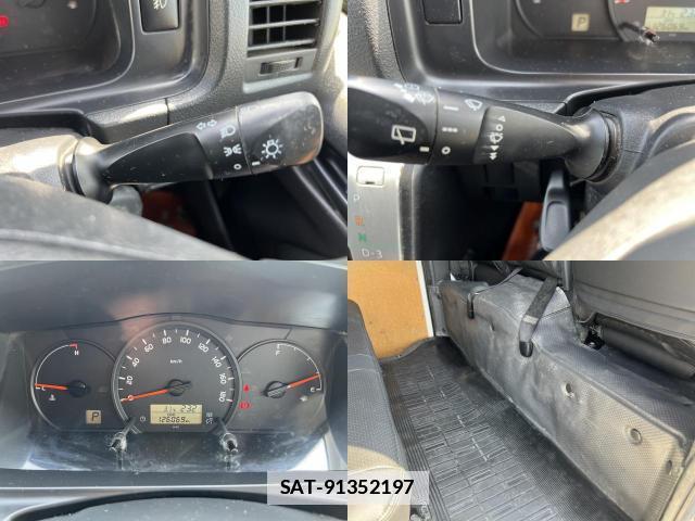 Toyota HIACE VAN 2014-09 7816095-8