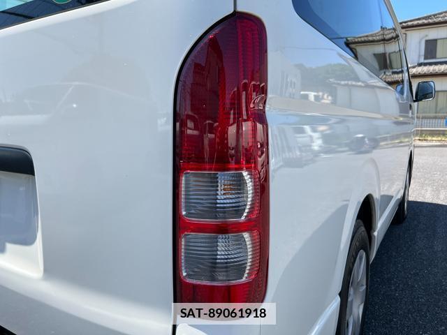 Toyota HIACE VAN 2020-02 7816101-17