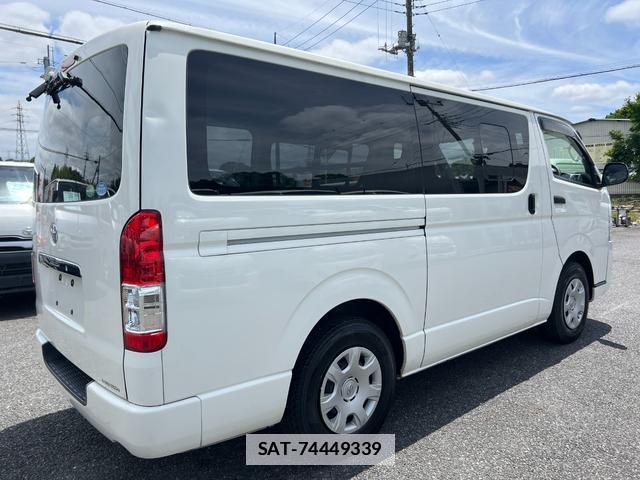 Toyota HIACE VAN 2018-04 7816102-11