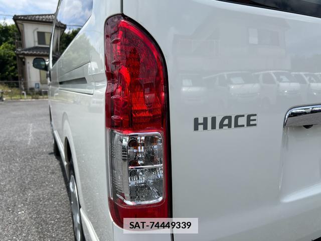Toyota HIACE VAN 2018-04 7816102-16