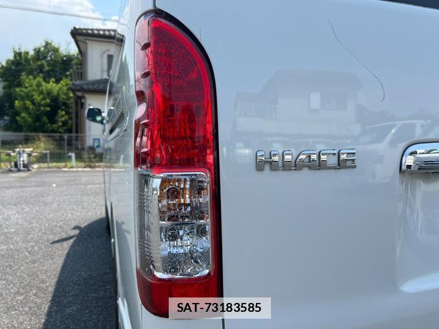 Toyota HIACE VAN 2014-12 7816103-16
