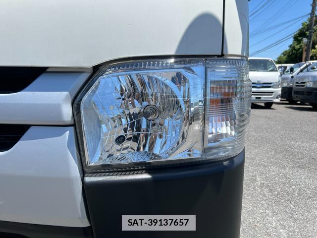 Toyota HIACE VAN 2020-02 7816104-15