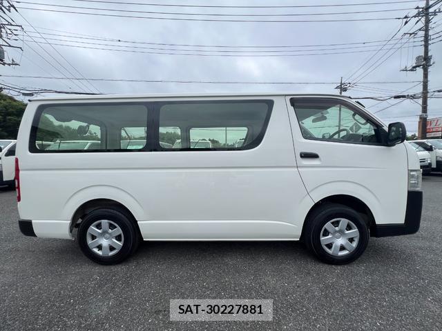 Toyota HIACE VAN 2015-10 7816106-12