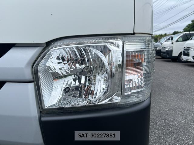 Toyota HIACE VAN 2015-10 7816106-15