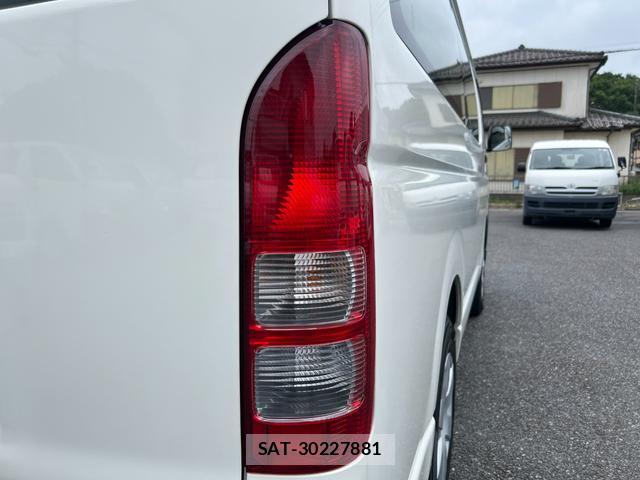 Toyota HIACE VAN 2015-10 7816106-16