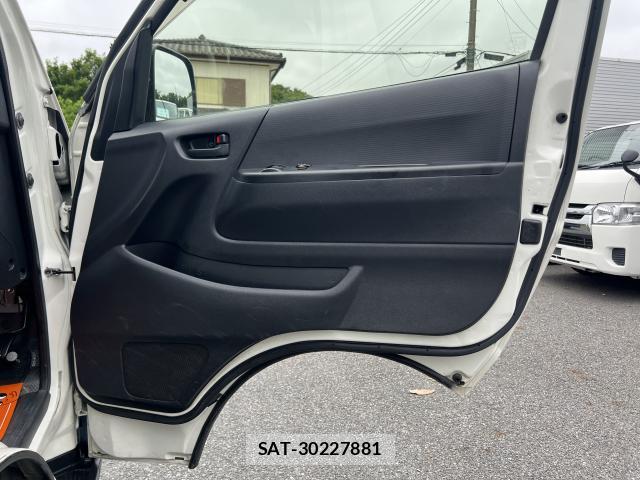 Toyota HIACE VAN 2015-10 7816106-19