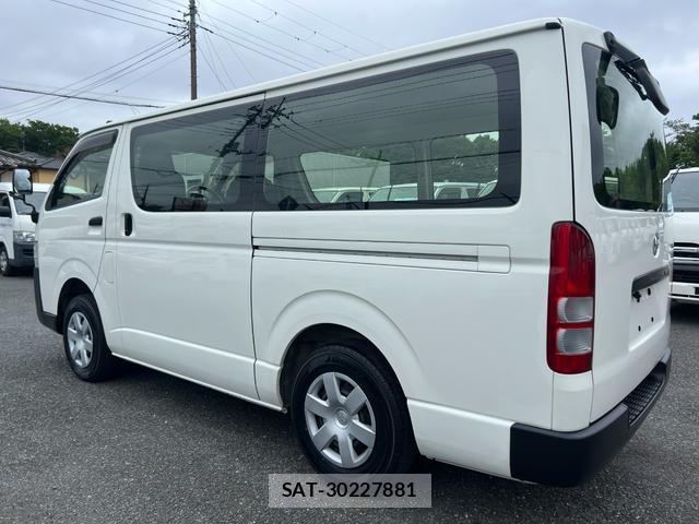 Toyota HIACE VAN 2015-10 7816106-9