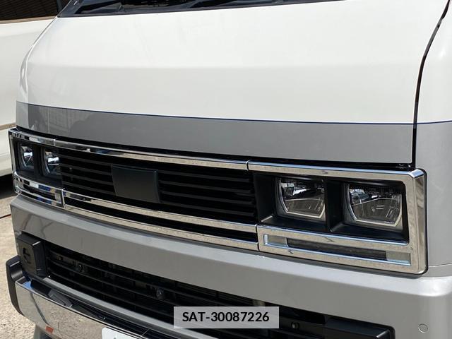 Toyota HIACE VAN 2016-04 7816506-17
