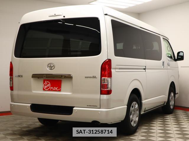 Toyota HIACE VAN 2026-04 7816940-1