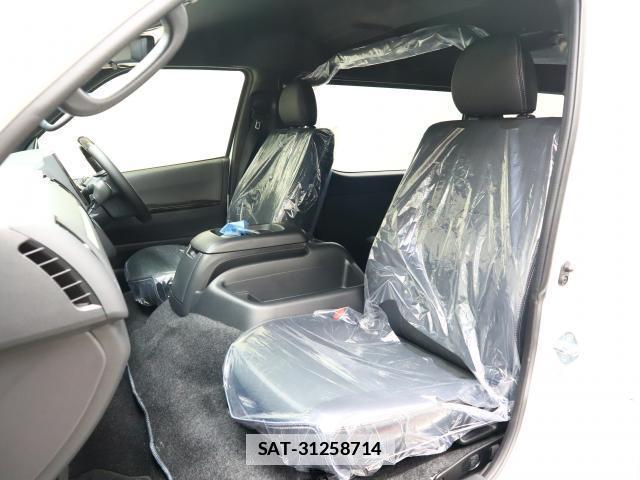 Toyota HIACE VAN 2026-04 7816940-4