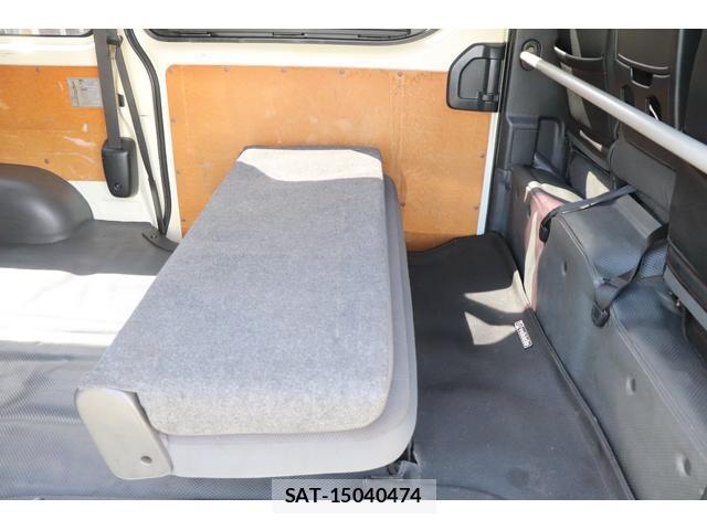 Toyota HIACE VAN 2015-12 7817613-19