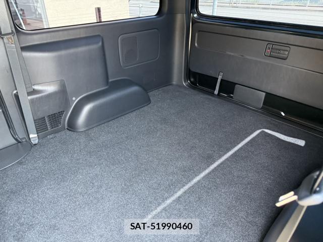 Toyota HIACE VAN 2023-07 7817796-10