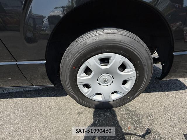 Toyota HIACE VAN 2023-07 7817796-11