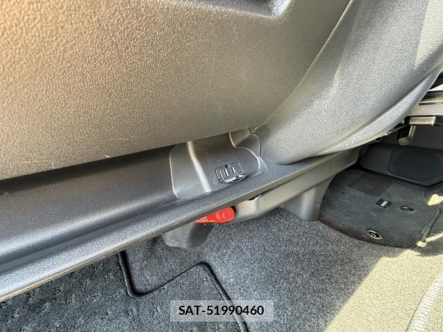 Toyota HIACE VAN 2023-07 7817796-14