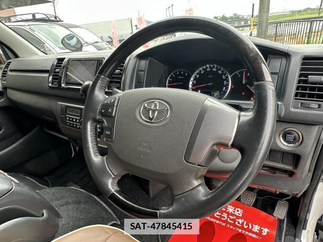 Toyota HIACE VAN 2017-04 7819139-12