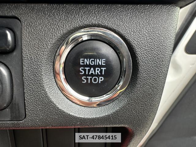 Toyota HIACE VAN 2017-04 7819139-17