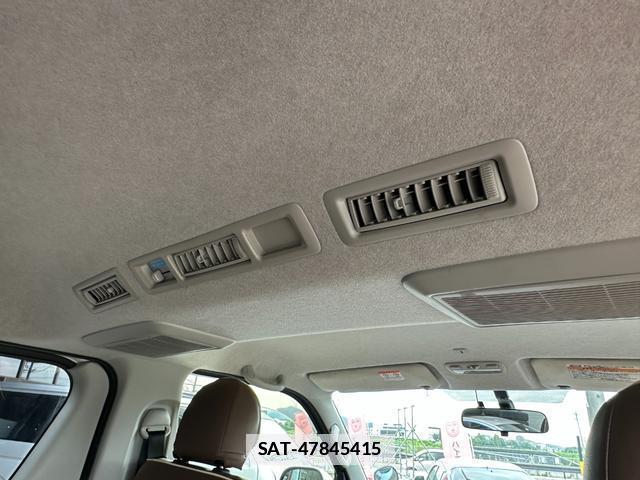 Toyota HIACE VAN 2017-04 7819139-19