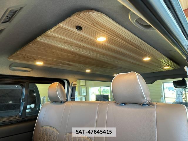 Toyota HIACE VAN 2017-04 7819139-2