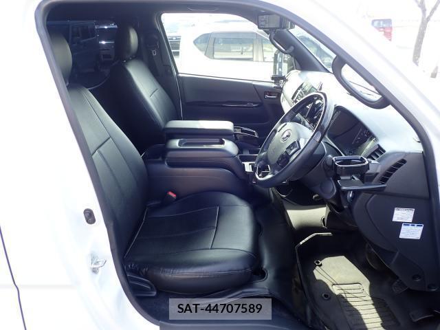 Toyota HIACE VAN 2022-09 7819645-5