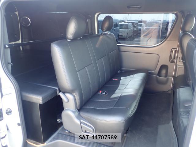 Toyota HIACE VAN 2022-09 7819645-6