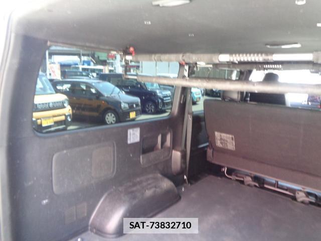 Toyota HIACE VAN 2021-05 7820433-15