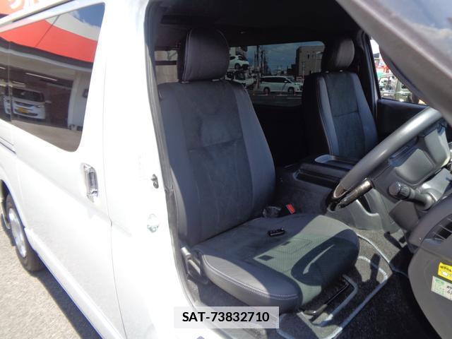 Toyota HIACE VAN 2021-05 7820433-17