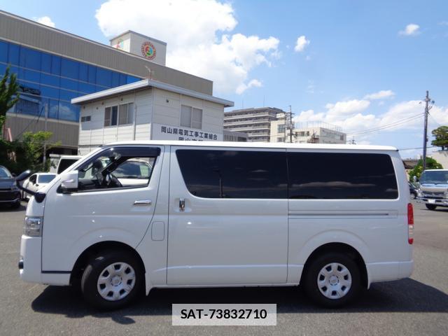 Toyota HIACE VAN 2021-05 7820433-9