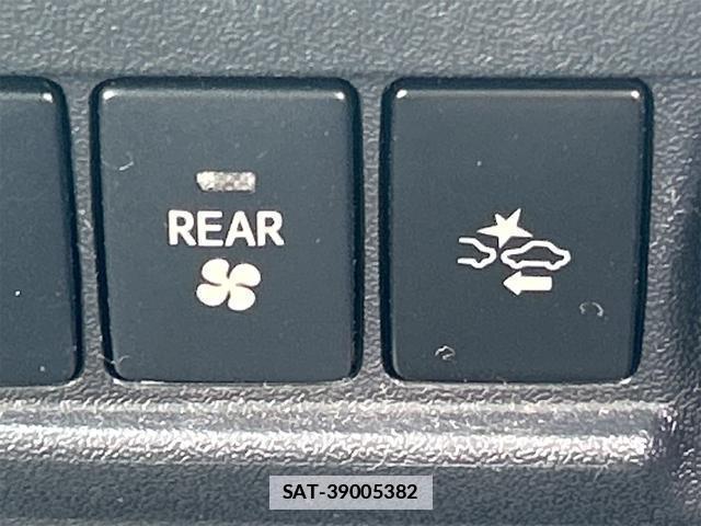 Toyota HIACE VAN 2019-09 7820565-10