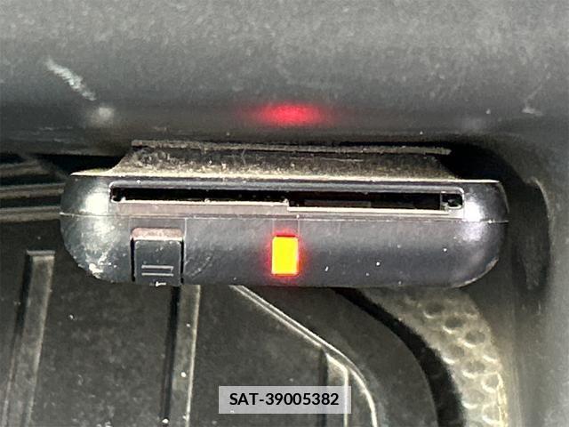 Toyota HIACE VAN 2019-09 7820565-11