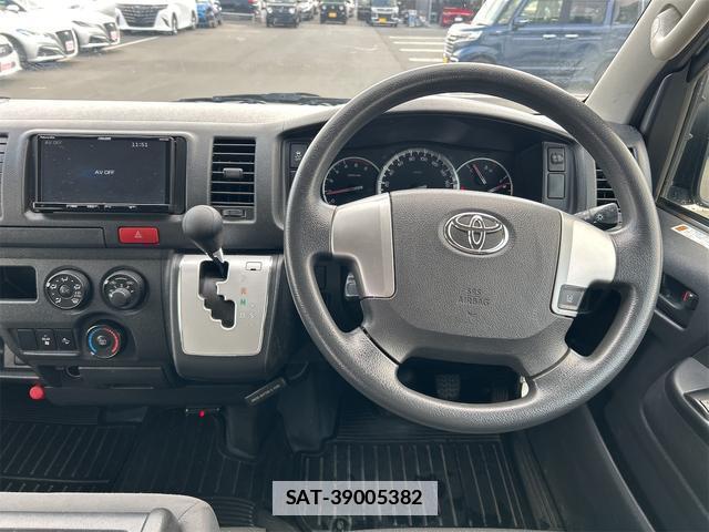 Toyota HIACE VAN 2019-09 7820565-4