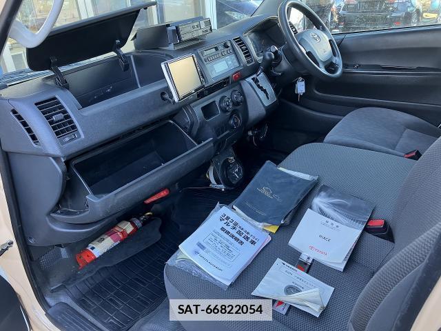 Toyota HIACE VAN 2017-07 7820665-10