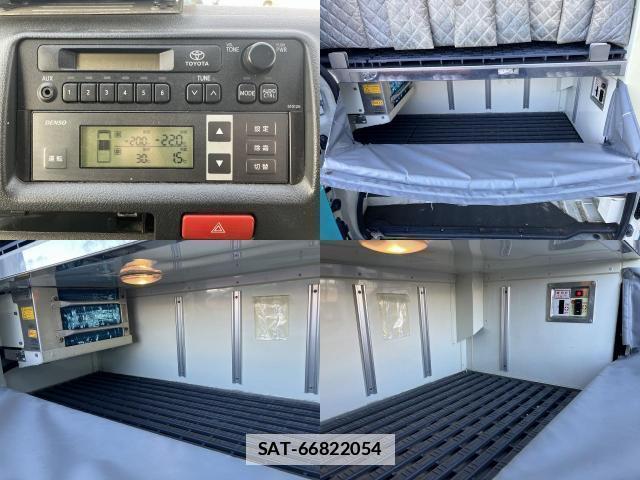 Toyota HIACE VAN 2017-07 7820665-13