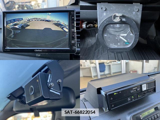 Toyota HIACE VAN 2017-07 7820665-8