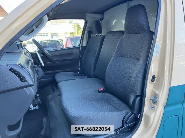 Toyota HIACE VAN 2017-07 7820665-9