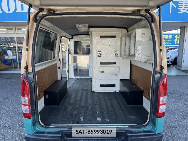 Toyota HIACE VAN 2012-11 7820668-11