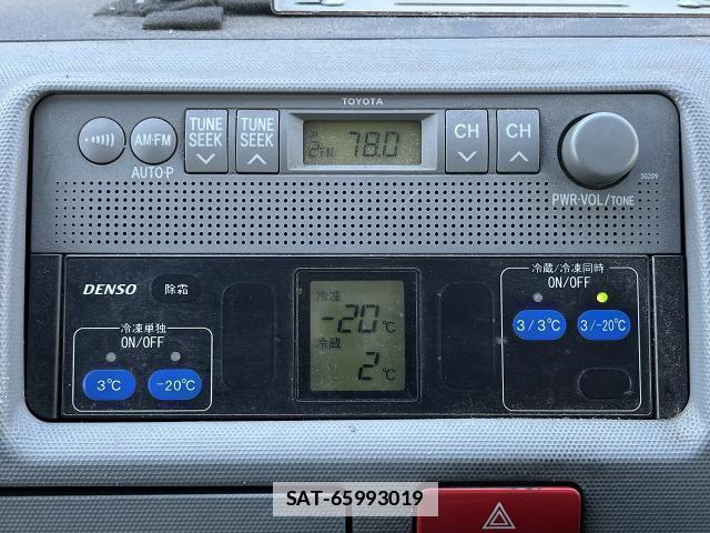 Toyota HIACE VAN 2012-11 7820668-13