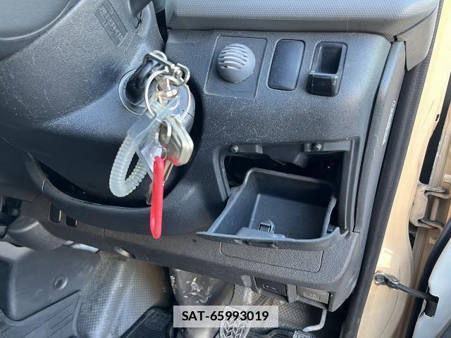 Toyota HIACE VAN 2012-11 7820668-4