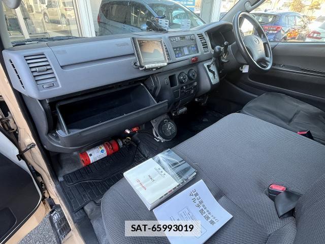 Toyota HIACE VAN 2012-11 7820668-9